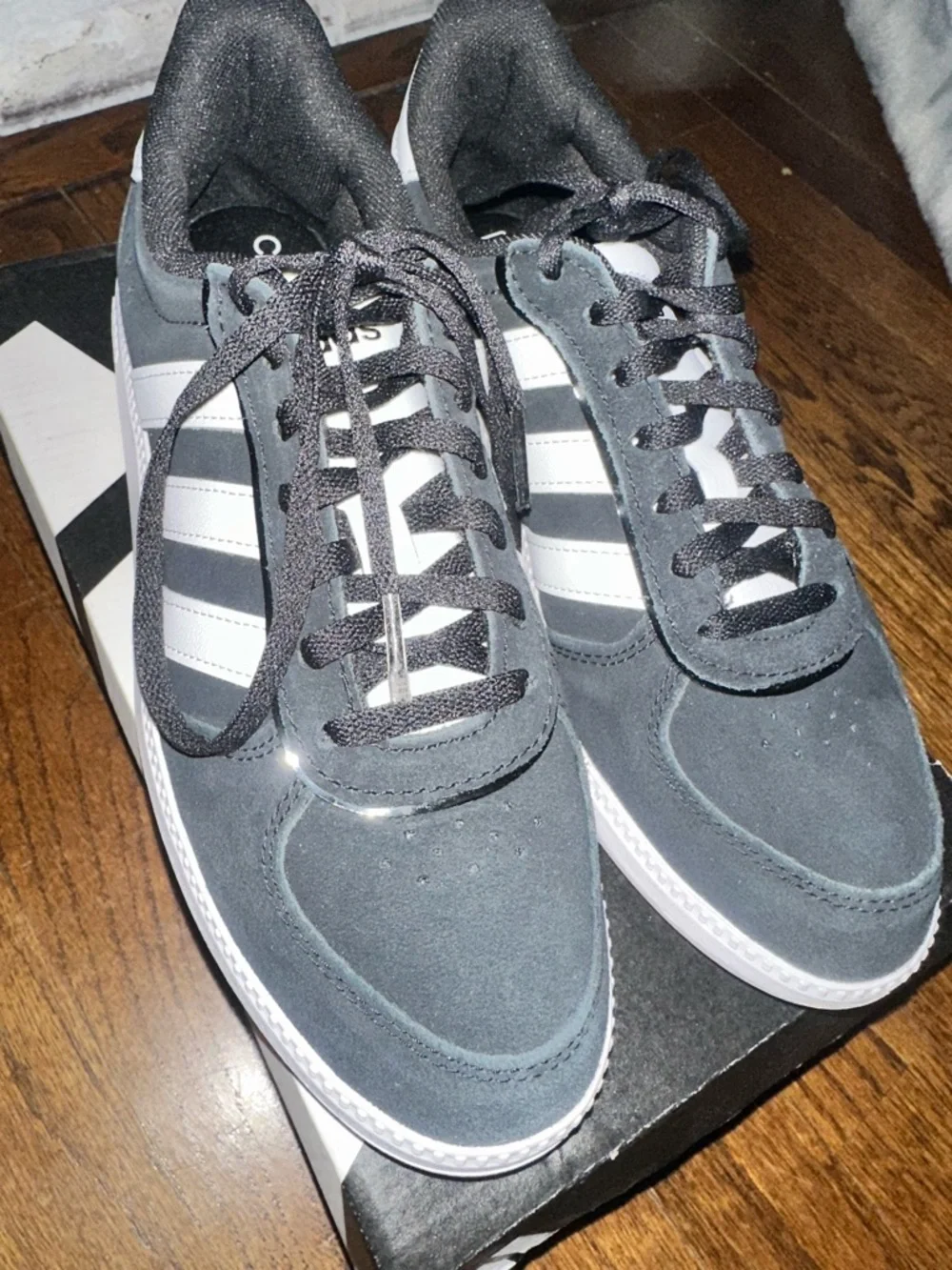adidas Breaknet Sleek Sneakers Black with White Stripes - Like New 7 1/2